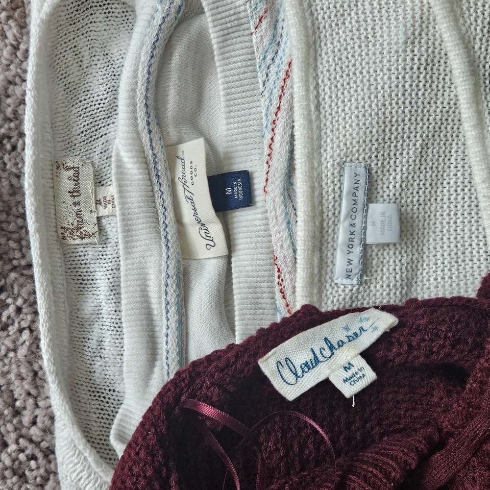 Knit Sweater Lot of 7 Women Size M Striped Graphic Cozy Fall Winter Basics - Picture 10 of 10